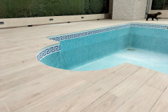 coronacion de piscina en porcelanico