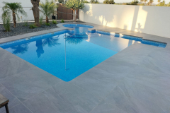 coronacion de piscina en porcelanico