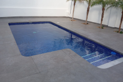 coronacion de piscina en porcelanico