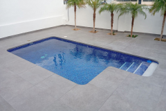 coronacion de piscina en porcelanico